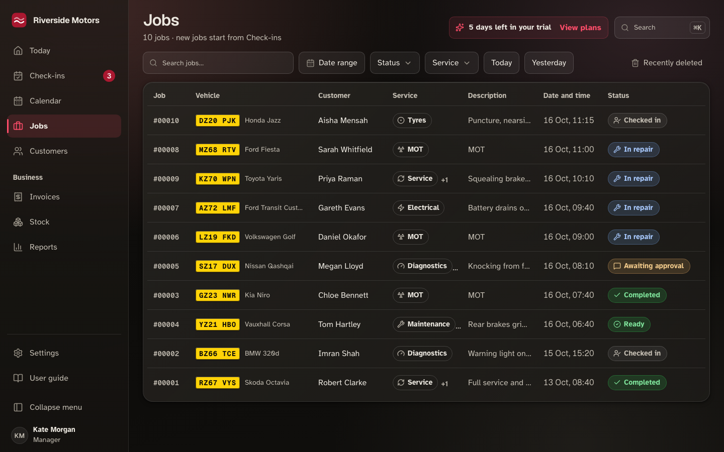 The Jobs list: every job with its number plate, customer, service and status.